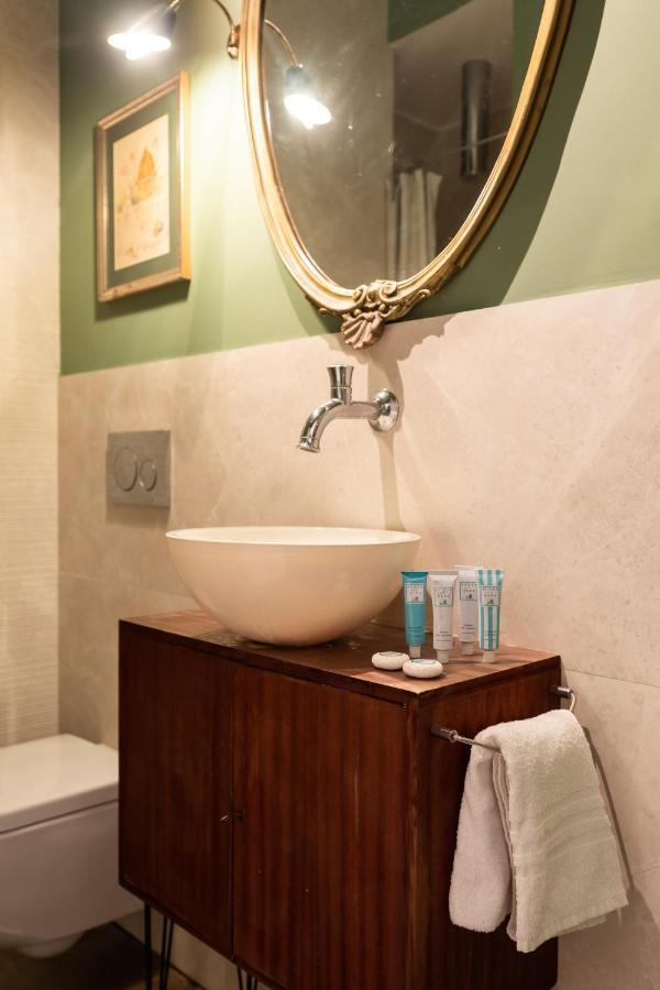 Chic And Style In Historical Via Giulia Rome