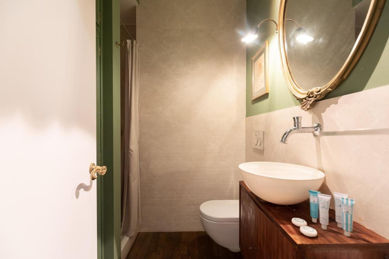 Chic And Style In Historical Via Giulia *